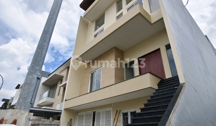 House for Sale: Serenade, Golf Island, PIK House