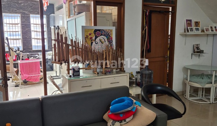 Rumah 3 Lantai Minimalis Mekar Wangi Jalan Utama