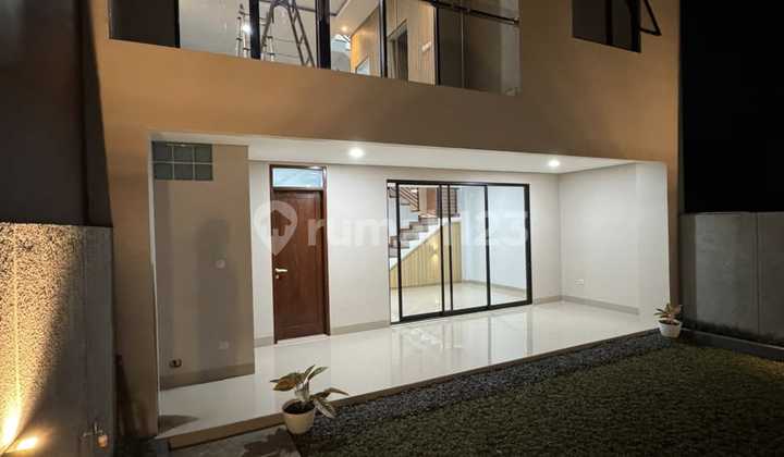 Rumah Keren Modern Design Minimalis di Citra Green Dago, Bandung 1