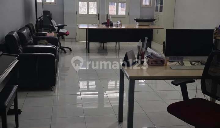 Luxury Furnished Shop House Ready to Use in Singgasana Pradana 2