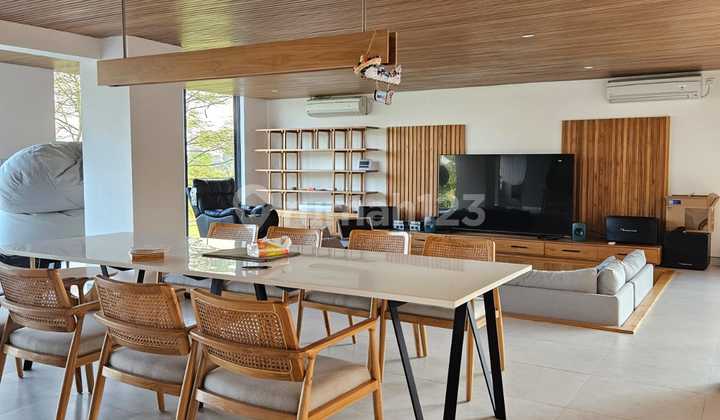 Luxury Villa with Golf & Ocean View in Pecatu Uluwatu Bali Luxury Villa with Golf & Ocean View in Pecatu Uluwatu Bali