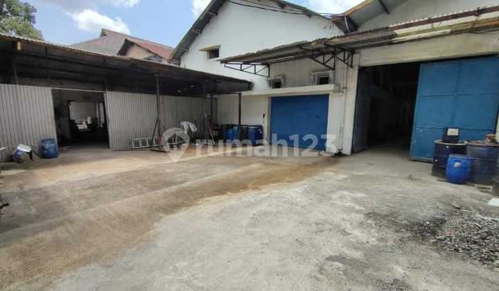 Strategic Location Warehouse in Sayap Pajajaran, Bandung.