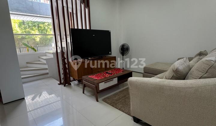 Rumah Jarang Ada Furnished di Palm Sunset Residence Seminyak Rumah Jarang Ada Furnished di Palm Sunset Residence Seminyak