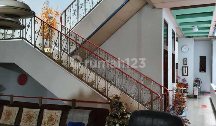 Strategic shop house for investment or business on the main road in Ciamis city. 1