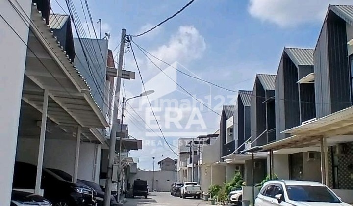 Rumah Elegan Terawat dan Siap Huni
