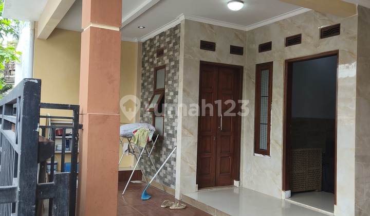 Rumah Cinunuk Siap Huni Kondisi Bagus dengan 3 Lantai Kab Bandung