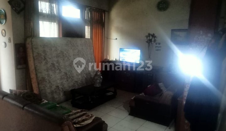 Strategic Shop House on Main Road Margacinta, Bandung 2