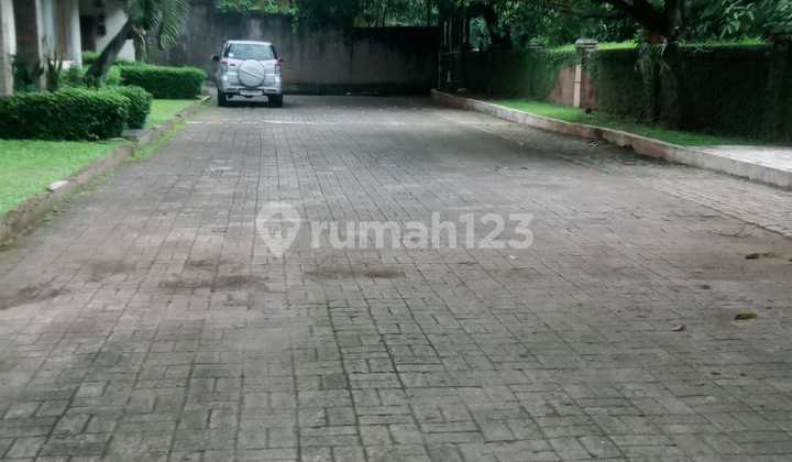 Rumah Disewa di Pangkalan Jati. Halaman Luas. Rumah Disewa di Pangkalan Jati. Halaman Luas.