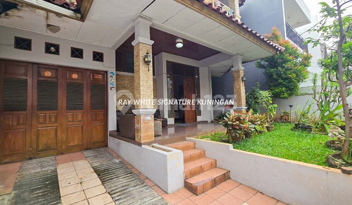 Rumah Tua 2 Lantai Lokasi Strategis di Jl Lawu Setiabudi Rumah Tua 2 Lantai Lokasi Strategis di Jl Lawu Setiabudi