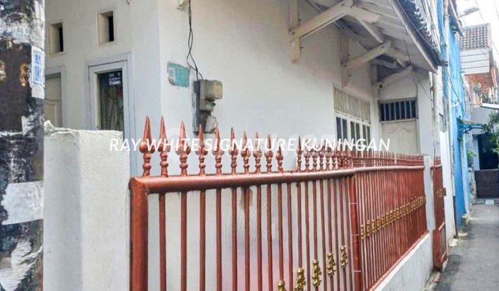 For Sale: 2.5-Story House on Jalan Mardani Raya, Cempaka Putih