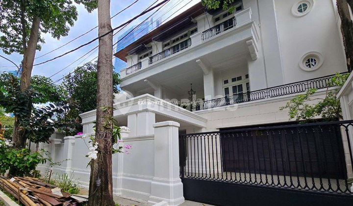 Dijual Rumah Mewah di Kawasan Mega Kuningan di Jl Karang Asem 