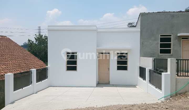 Rumah Strategis Berkualitas Harga Terjangkau Akses Dekat Tol Soreang Bandung Rumah Strategis Berkualitas Harga Terjangkau Akses Dekat Tol Soreang Bandung