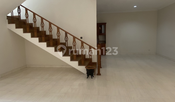 Dijual Rumah Siap Huni di Jl Tosiga Kebon Jeruk