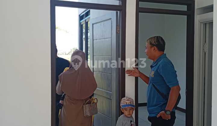 Jual Rumah Baru Murah Kontemporer Dekat Ciwastra