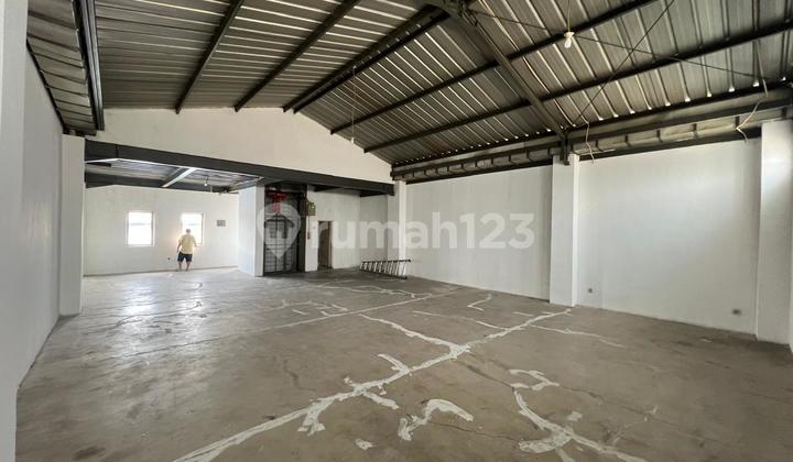 Affordable 4-Story Warehouse for Rent in Pantai Indah Kapuk