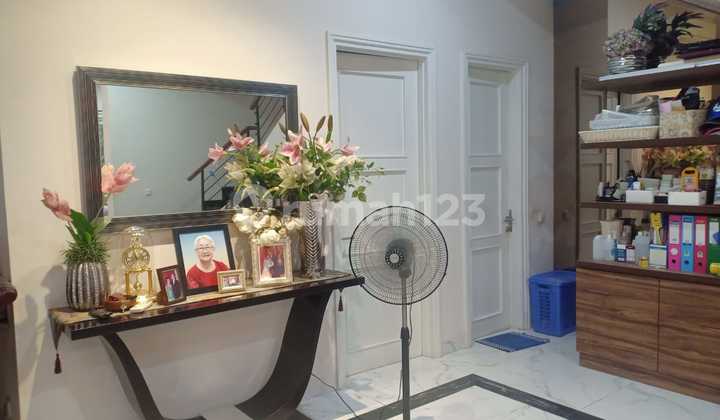 RUMAH CANTIK DI GADING SERPONG 2,5 LANTAI SEMI FURNISH SIAP HUNI 2