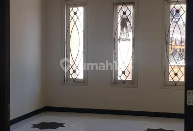 Second-hand House in Good Condition, 1 Minute to Batu City Square. 2