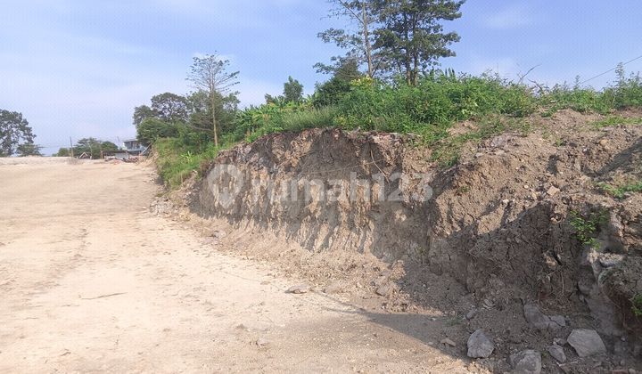 Strategic, potential for business, warehouse, housing. Strategic, potential for business, warehouse, housing.