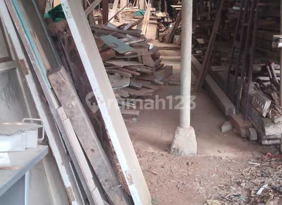 Gudang Plus Rumah Sangat Murah Pemiliknya Butuh Uang Di Pinggir Jalan Kesempatan Membelinya 2