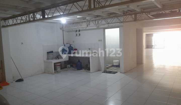 Shop House on Puri Anjasmoro Main Road, Semarang, Near the Airport with High Potential. 1