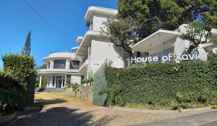 Villa View Very Nice, cool, peaceful. 2