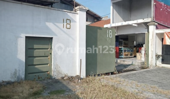 Highly Strategic Warehouse on the Highway Side