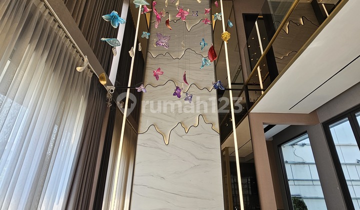 Rumah Mewah Cluster Lancewood Navapark Furnished SHM Sudah Renovasi