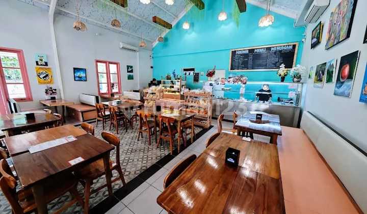 Contract Opera Ex Cafe West Surabaya Ready to Hunt for Full Furniture Profit