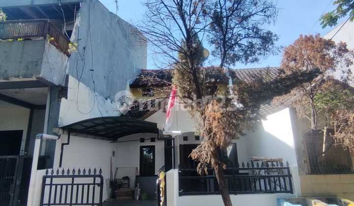 House for Rent in Wiyung, Ready to Occupied, 20 Million Per Year