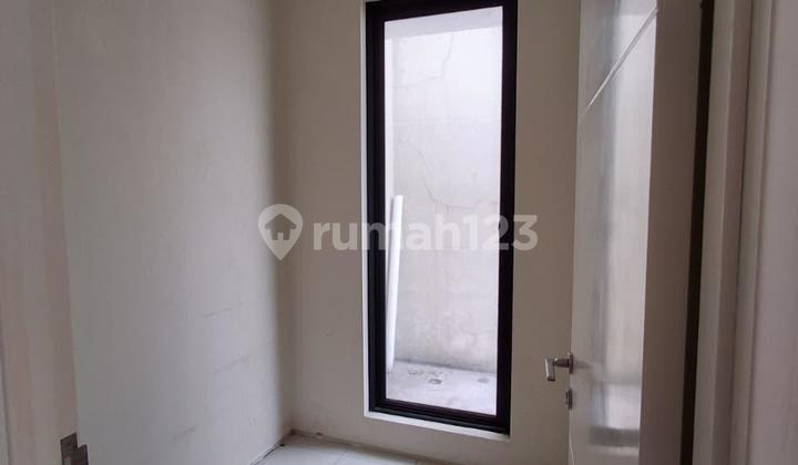 Rumah Minimalis Bebas Banjir di Lokasi di Citraland 2