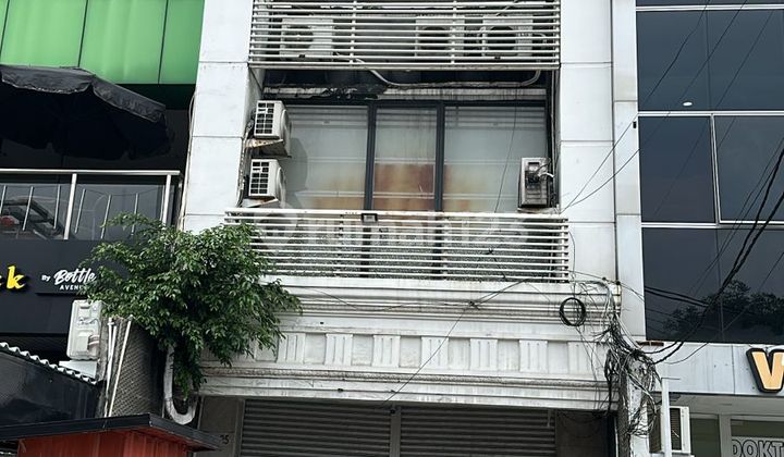 Jual Cepat Bangunan Komersil Ruko 3,5 Lantai Area Biak Raya Roxy Jakarta Pusat