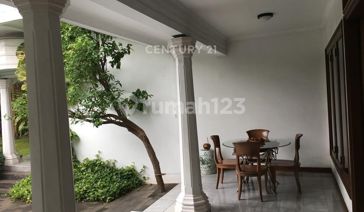 Rumah Megah Lokasi Premium With Pool Di Ampera Jakarta Selatan 