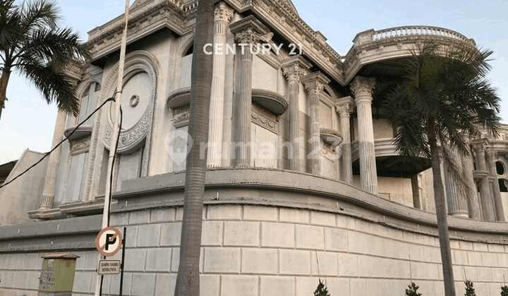 Rumah Mewah Old Money Vibes di Boulevard Pantai Mutiara Jakut Rumah Mewah Old Money Vibes di Boulevard Pantai Mutiara Jakut