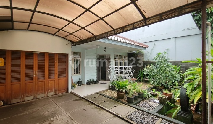 Ready-to-Occupy Plot House DKI Meruya Utara West Jakarta