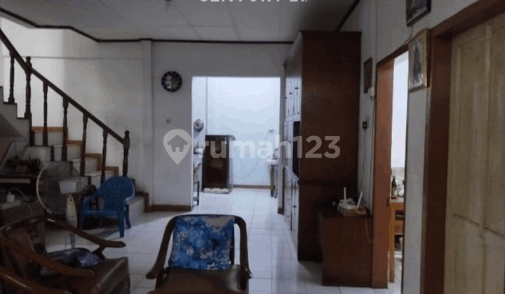Rumah 2 Lantai Layak Huni di Sangihe Roxy Jakarta Pusat 2