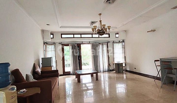 Rumah di Pondok Indah SHM Butuh Minim Renovasi