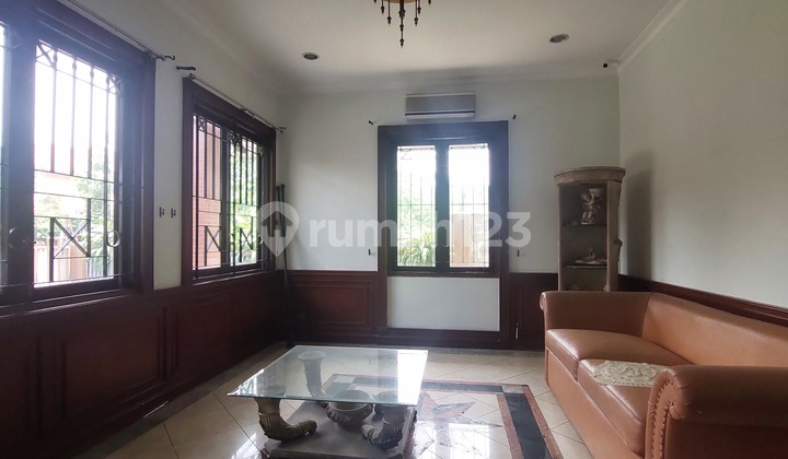 Rumah SHM Bagus di Cireundeu