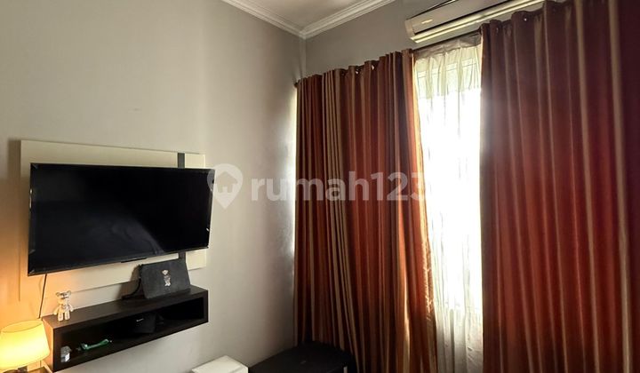 For Sale 2-Story Semi-Furnished House In Singgasana Pradana 2