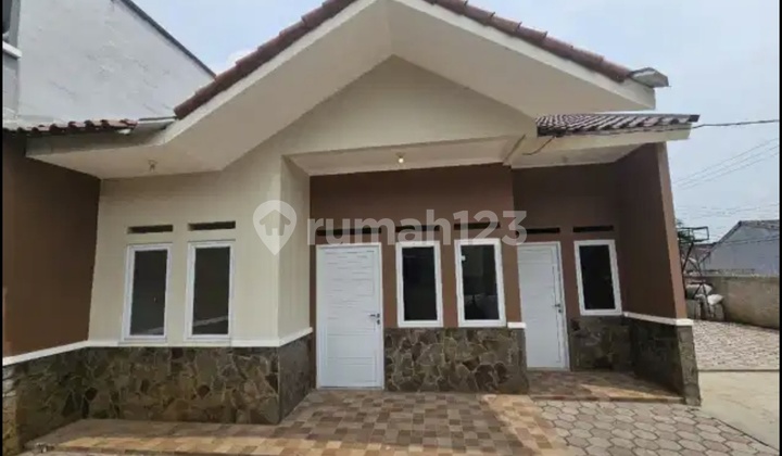 Di Jual Rumah Baru Hoek di Bukit Kayu Manis Bogor