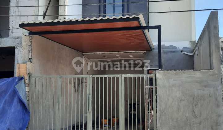 Quick Sale: Nice New Modern Minimalist 2-Story House Location Near Merr Avenue in Semolowaru, Surabaya Quick Sale: Nice New Modern Minimalist 2-Story House Location Near Merr Avenue in Semolowaru, Surabaya