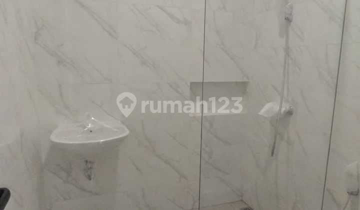 Ruko 2,5 Lantai Nol Jalan Utama Manukan Surabaya Ruko 2,5 Lantai Nol Jalan Utama Manukan Surabaya