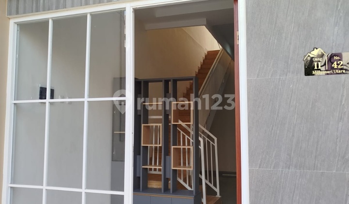 Jual Rumah Baru 2lantai Di Mulyosari Semi Furnish (pondasi 5m). Row Mobil Lebar. 2