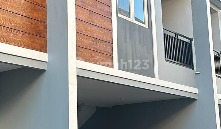 Rumah Cantik Kertomenanggal Akses 5menit Tol Waru Dan Petraa 2