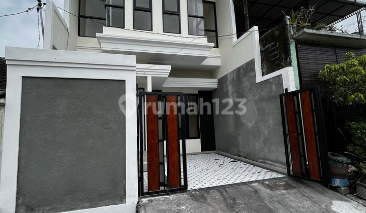 2-Story Move-In Ready House in a Green Environment 2