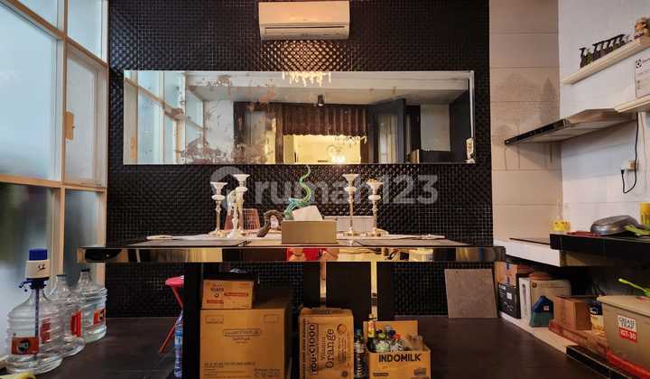 For Quick Sale: Ready-to-Occupy 2-Story House in a Strategic Location at Mentari Beach, East Surabaya 2