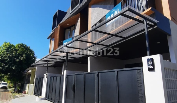 Jual Rumah Bagus 3lantai Purimas Surabaya Timur