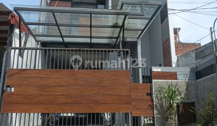 Dijual Cepat Rumah Siap Huni 3 Lantai Lokasi Strategis Dekat Akses Tol Rungkut Dan Waru Dijual Cepat Rumah Siap Huni 3 Lantai Lokasi Strategis Dekat Akses Tol Rungkut Dan Waru