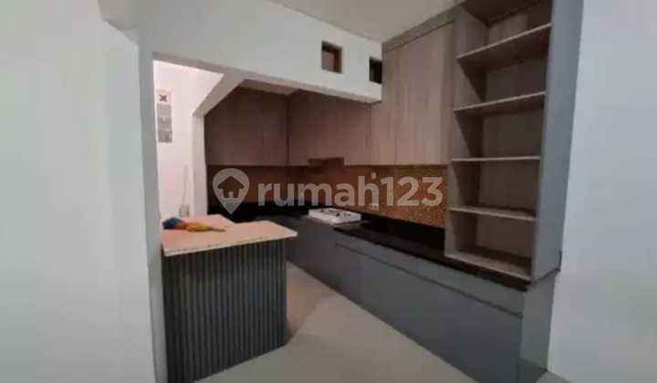 Rumah Cantik Strategis di Pusat Kota Surabaya 2