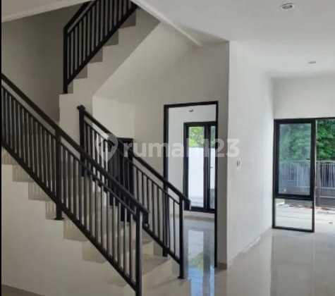 Rumah Siap Huni Nirwana Eksekutif Dekat Raya Merr 2
