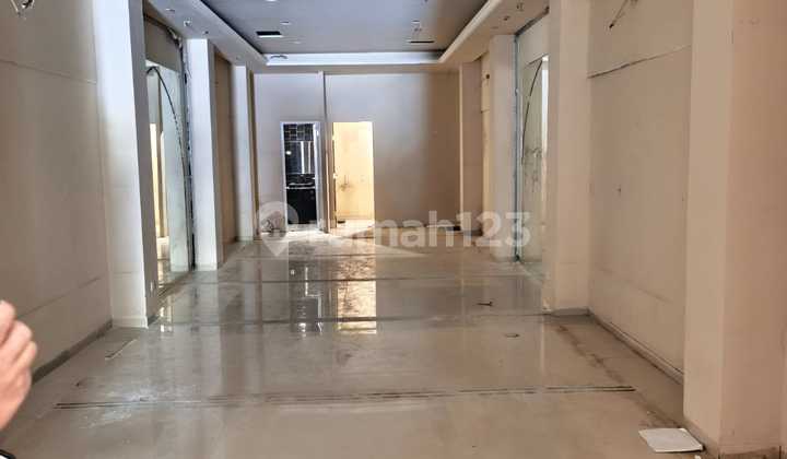 Majapahit Pusat Bisnis Parkir Luas 1